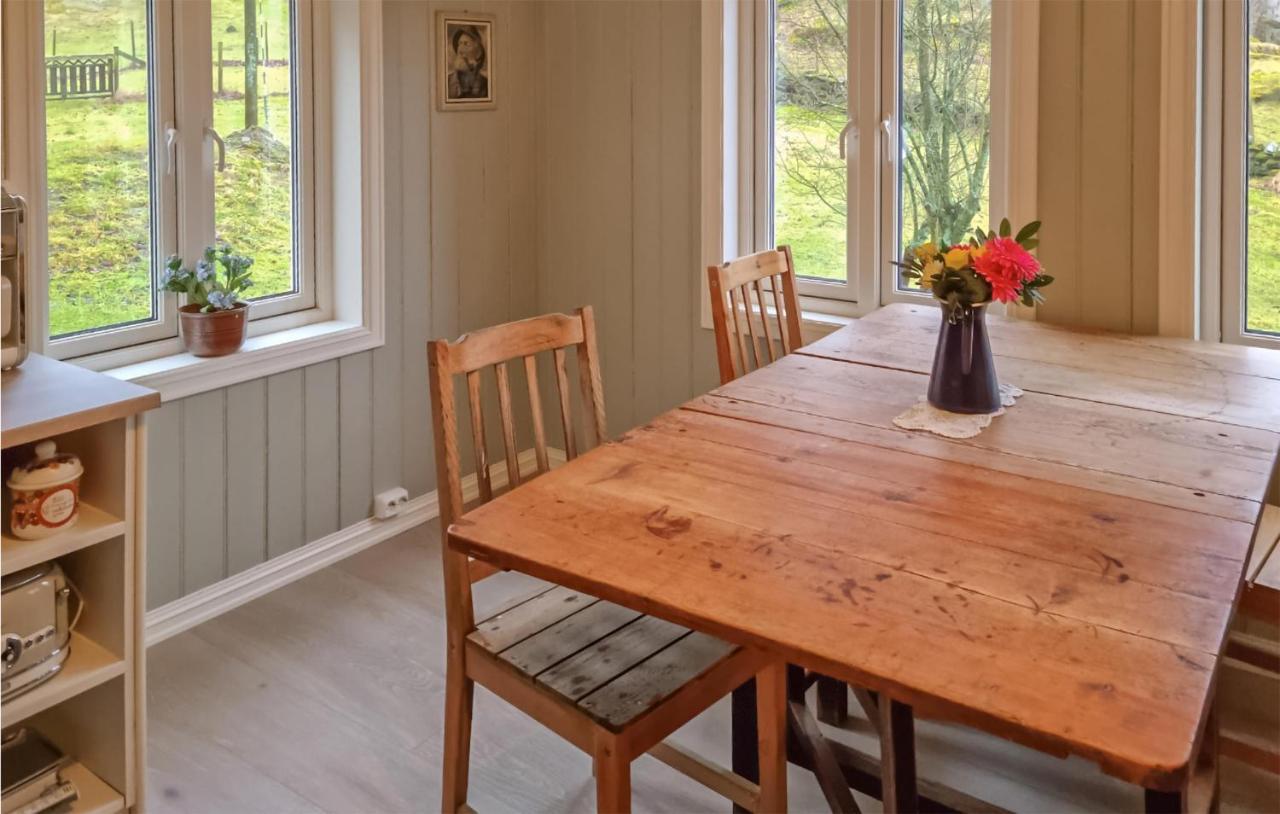 Amazing Home In Hidrasund With Wifi Eide  Pokoj fotografie